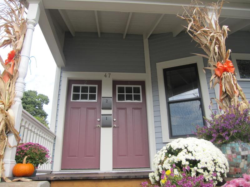 47 Portland Pl Unit 1 - Photo 1