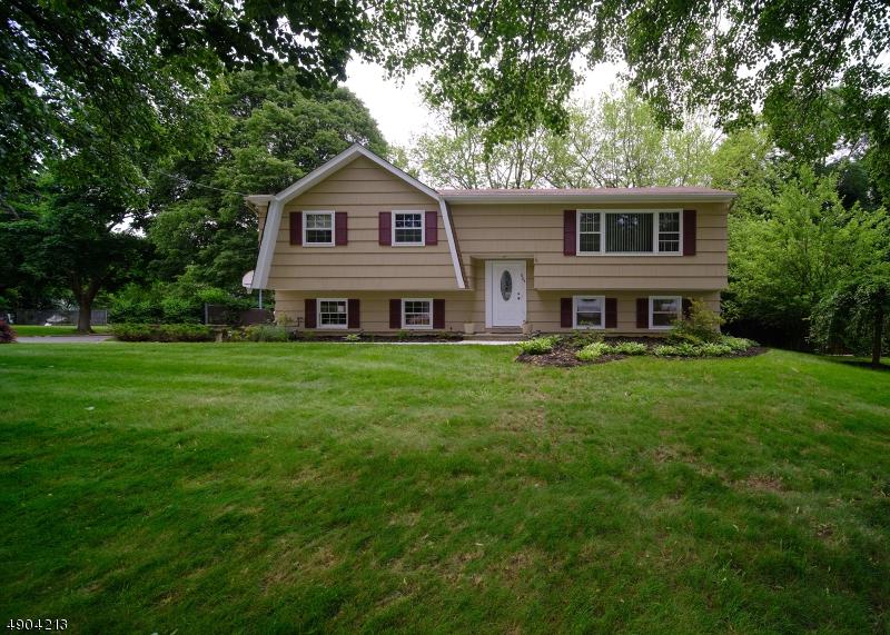 604 E Baldwin St - Photo 1