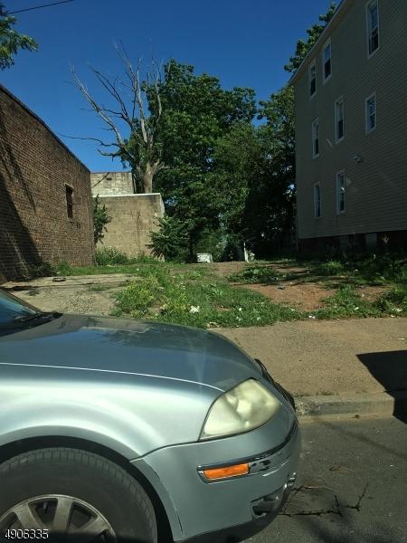 110 Seymour Ave - Photo 1