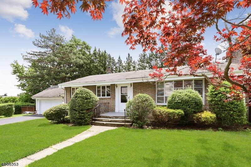 115 Starmond Ave - Photo 1