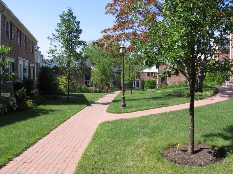 69 New England - Photo 1
