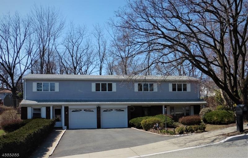 2 Mayfair Dr - Photo 1