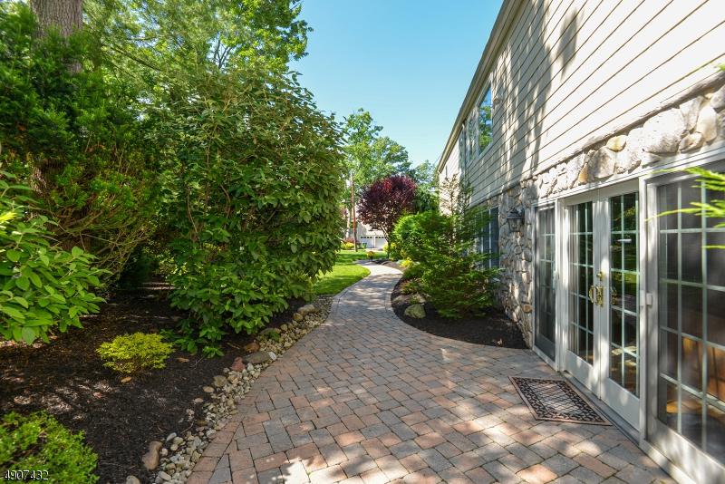 2 Clive Ct - Photo 1