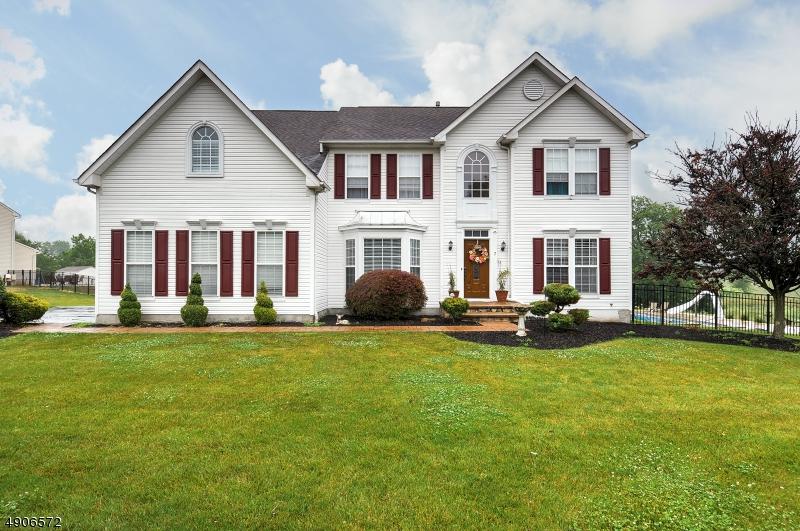 7 Crestmont Ct - Photo 1