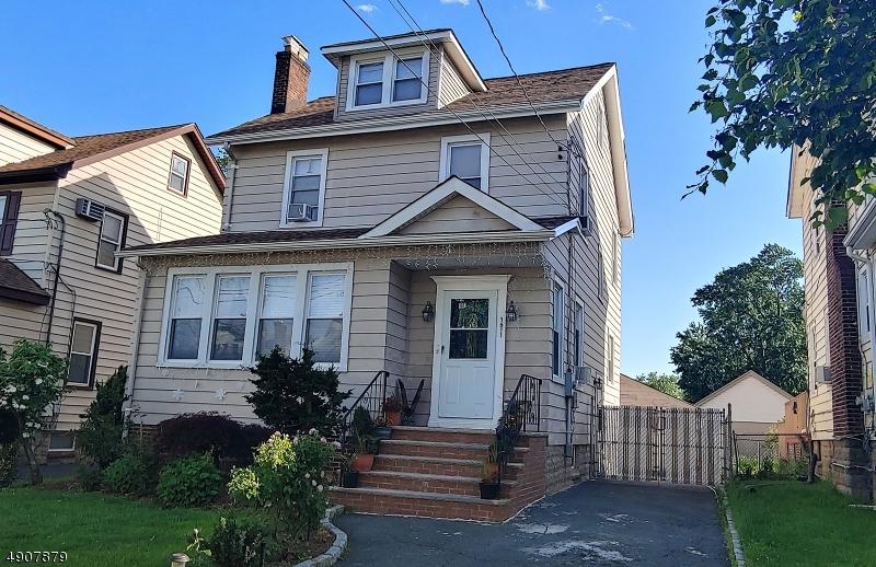 1611 Orchard Ter - Photo 1