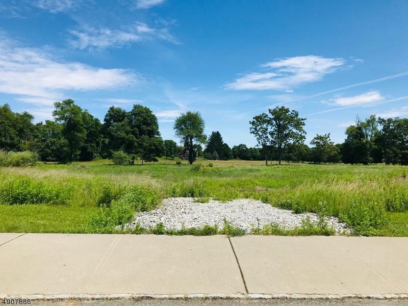 8 Garrett Dr - Photo 1