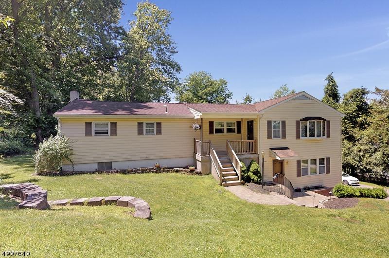 10 Lakeview Dr - Photo 1