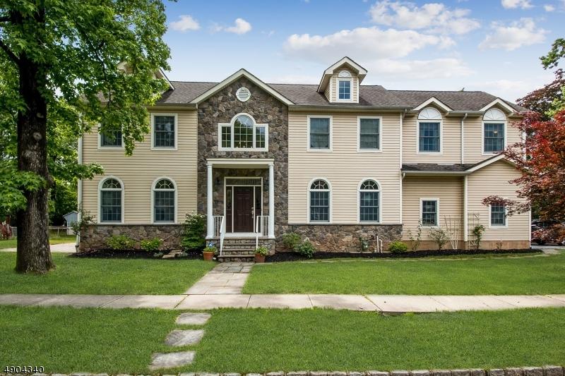 1501 Pine Grove Ave - Photo 1
