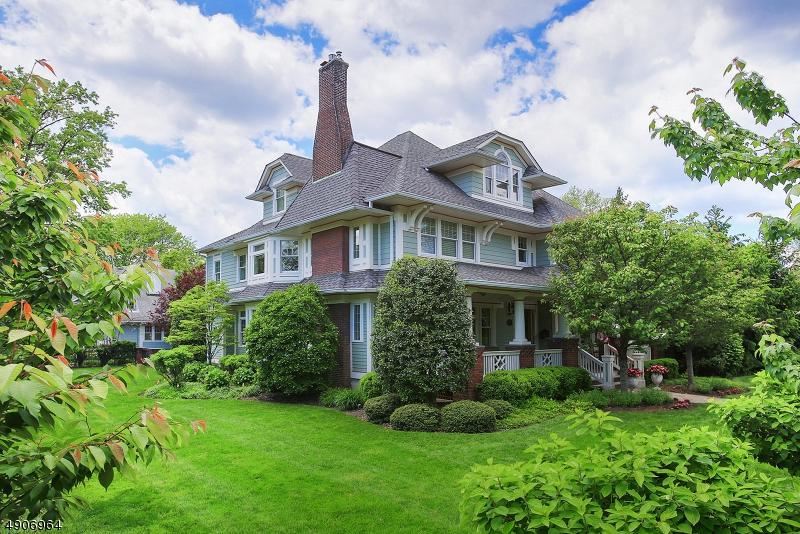 605 Mountain Ave - Photo 1