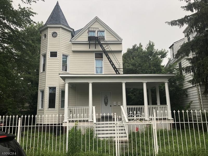 185 Park St - Photo 1