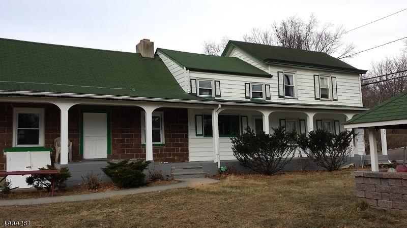 156 Graham Ave - Photo 1