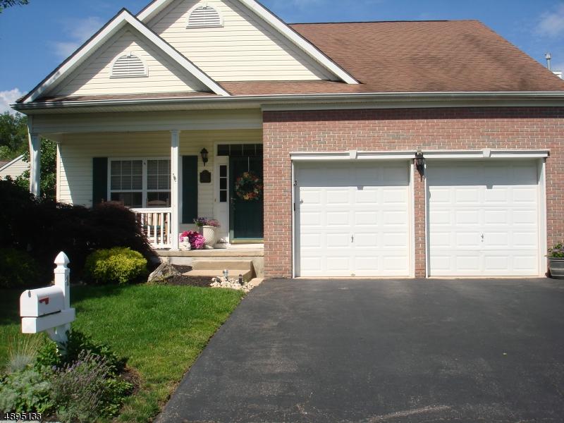 4 Holly House Dr - Photo 1