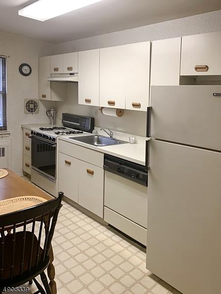 55 Sandra Circle - Photo 1