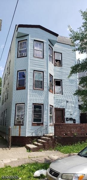 69 Graham Ave - Photo 1