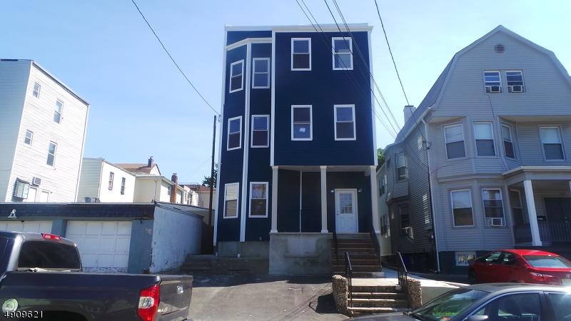 951 Chancellor Ave - Photo 1