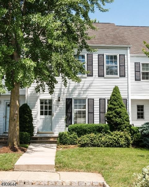 57 Hampshire Dr - Photo 1