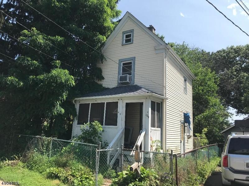 129 Columbus Pl - Photo 1