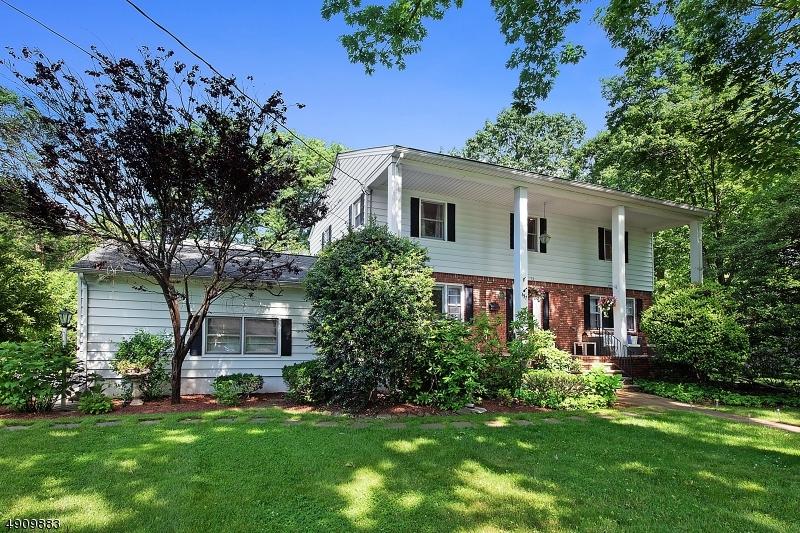 687 Howard Rd - Photo 1