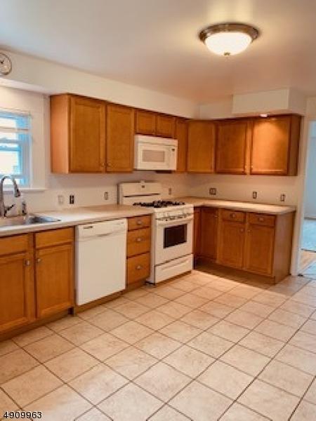 43 Hutchinson Ave - Photo 1