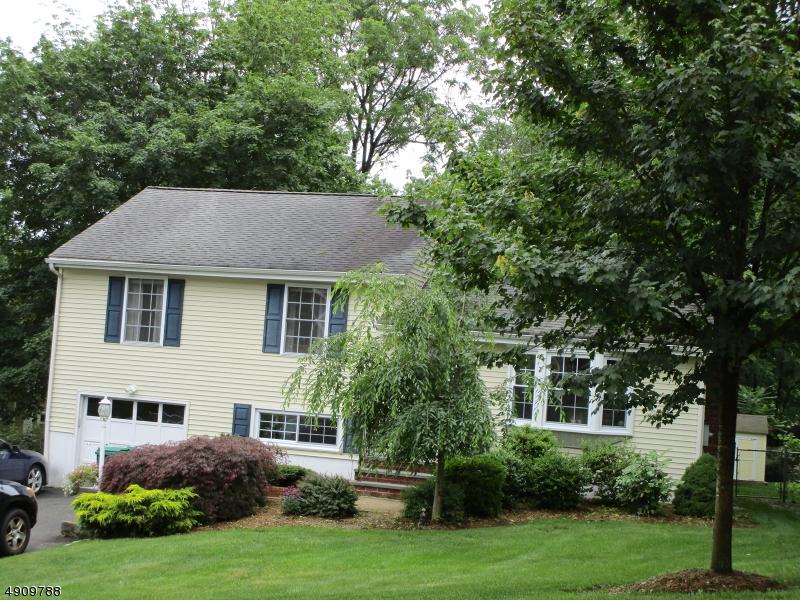 8 Appletree Ln - Photo 1