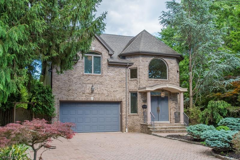 48 Fairview Ave - Photo 1