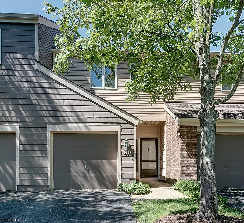 264 Oxford Ct - Photo 1