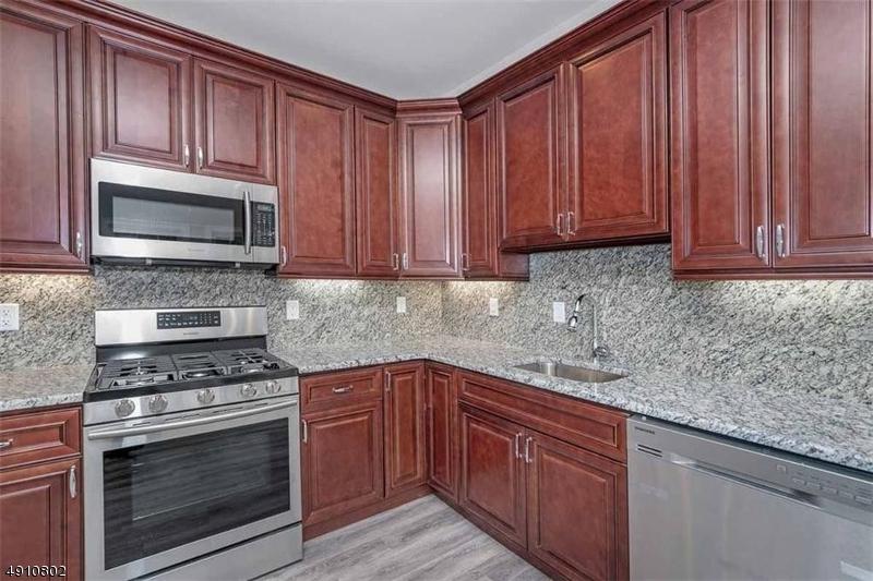 499 Hamilton St - Photo 1
