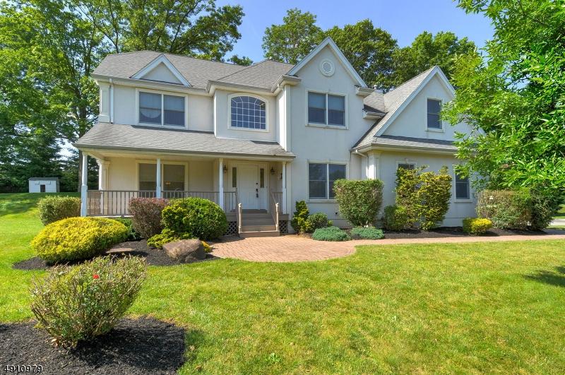 13 Blue Bird Ct - Photo 1