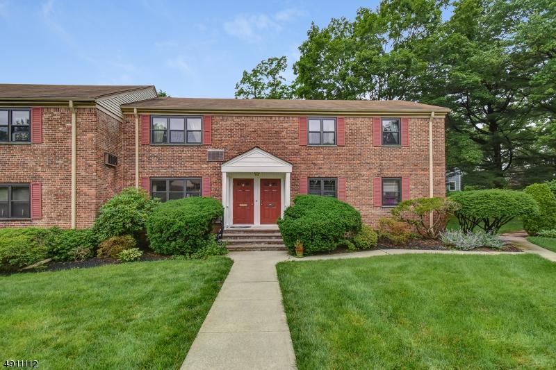 55 Sandra Circle- - Photo 1