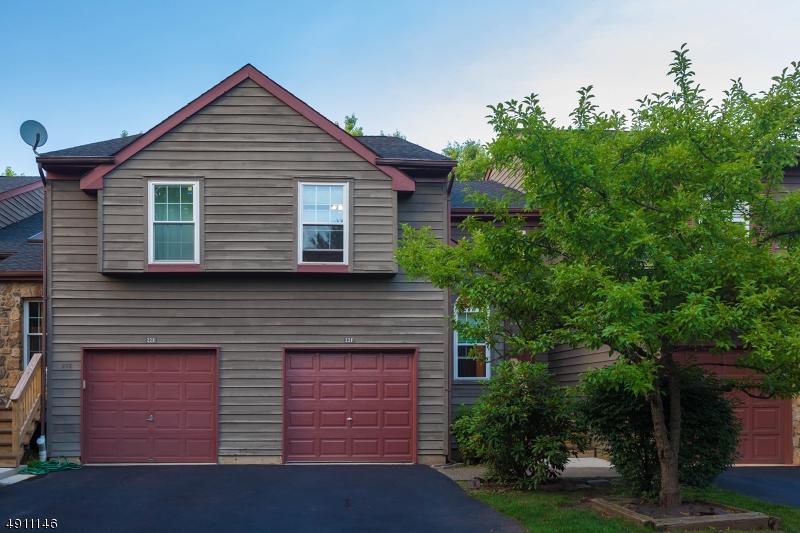 22 Chicopee Dr - Photo 1