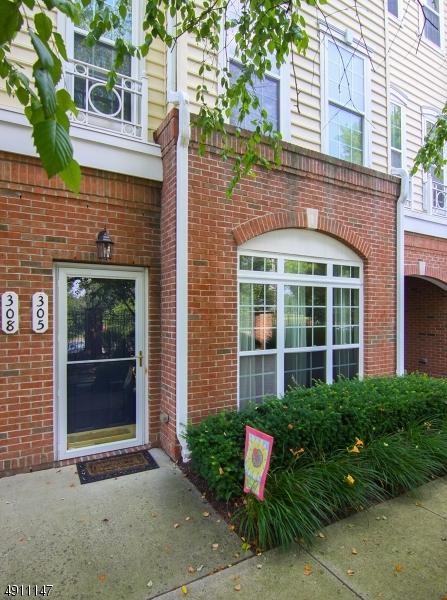 305 Freedom Ln - Photo 1