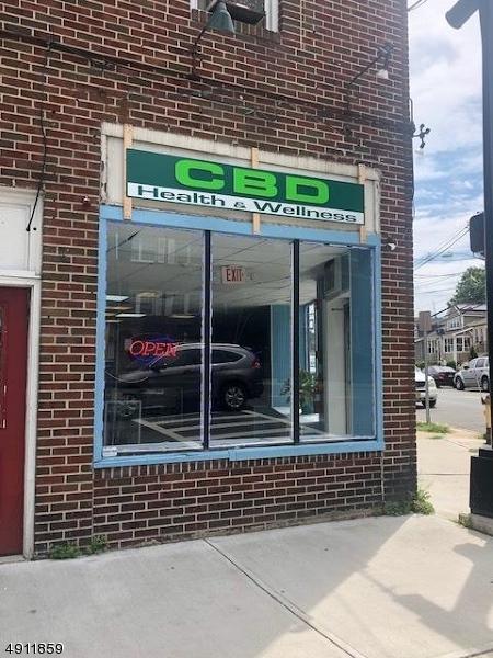 601 Chestnut St - Photo 1