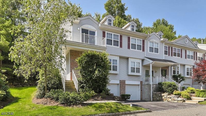 33 Primrose Ln - Photo 1