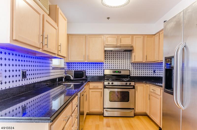 70 S Munn Ave - Photo 1
