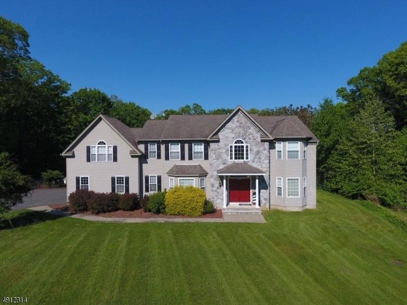 8 Windsor Ln - Photo 1