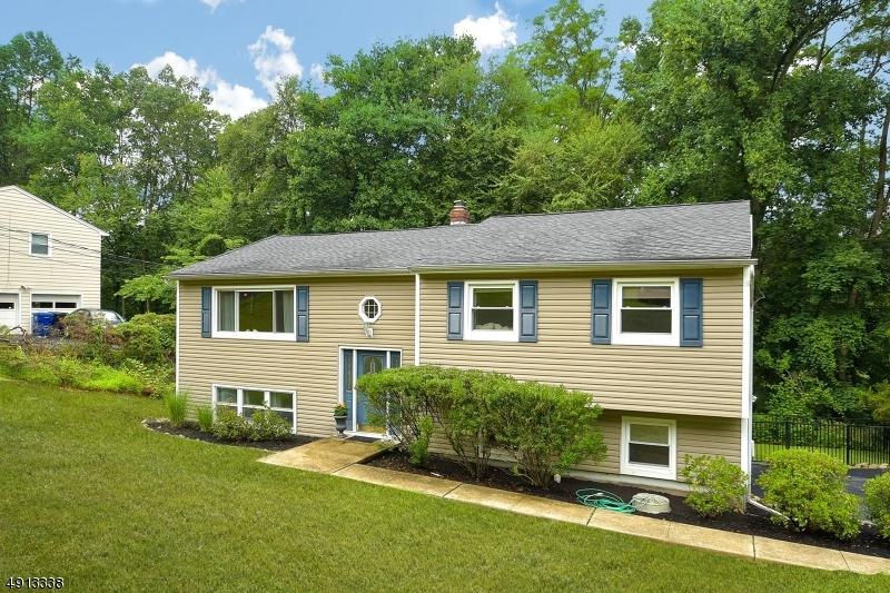 20 Molly Stark Dr - Photo 1