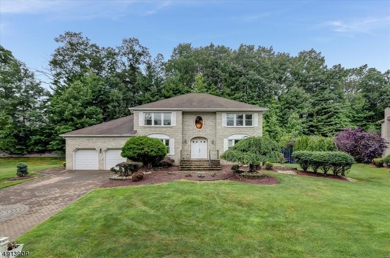 32 Crest Dr - Photo 1