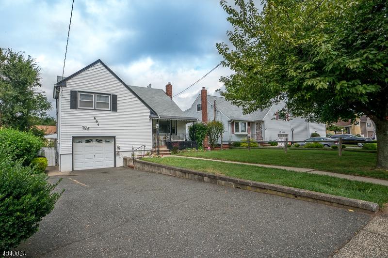 664 Lehigh Ave - Photo 1