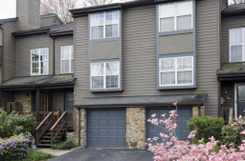 42 Chicopee Dr - Photo 1