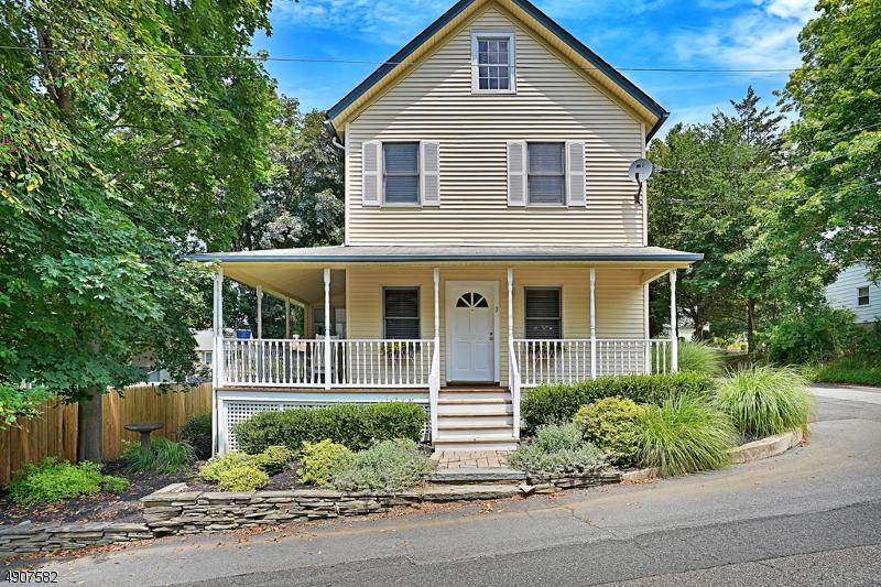 7 Jackson Ave - Photo 1