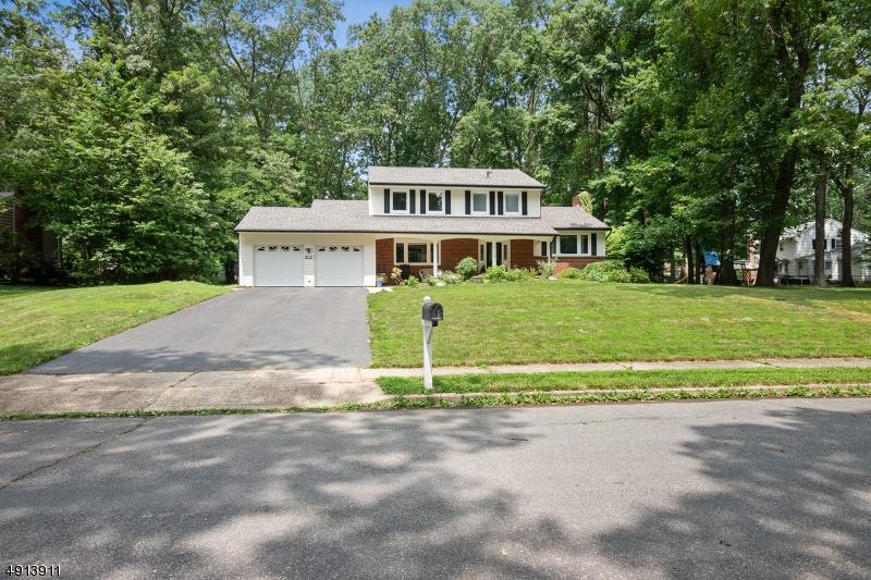 15 Cornwall Dr - Photo 1