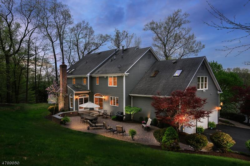 27 Laurelwood Dr - Photo 1