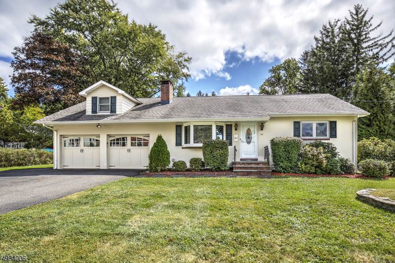 138 Maple Ave - Photo 1