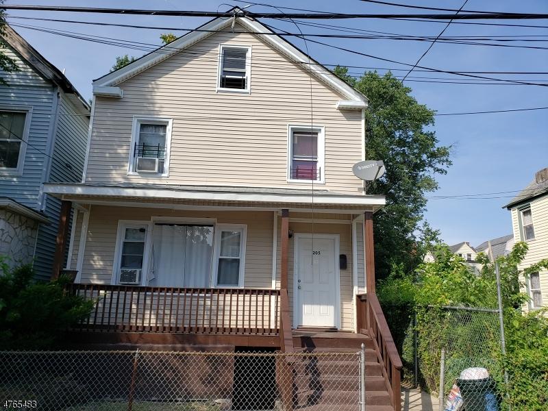 205 Wallace St - Photo 1