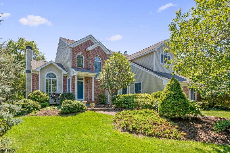 5 Winged Foot Ct - Photo 1