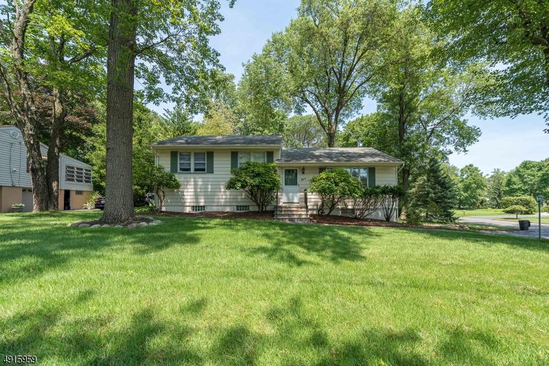 9 Pine Pl - Photo 1
