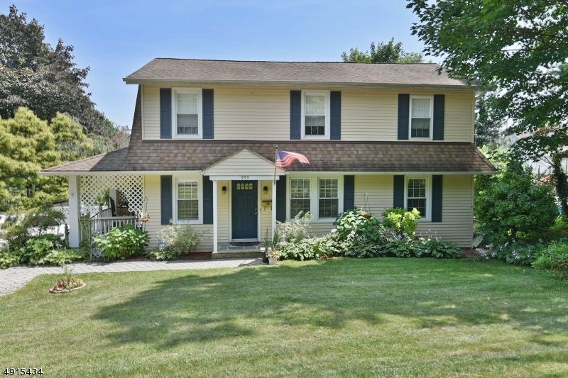 999 Valley Rd - Photo 1