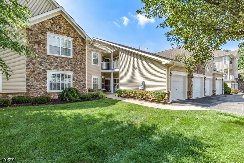 7 Pondside Dr - Photo 1