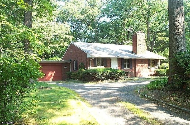 1037 Oak Lane - Photo 1