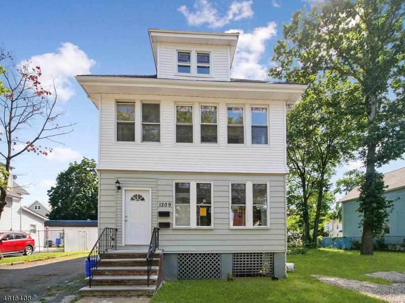 1209 Warren St - Photo 1